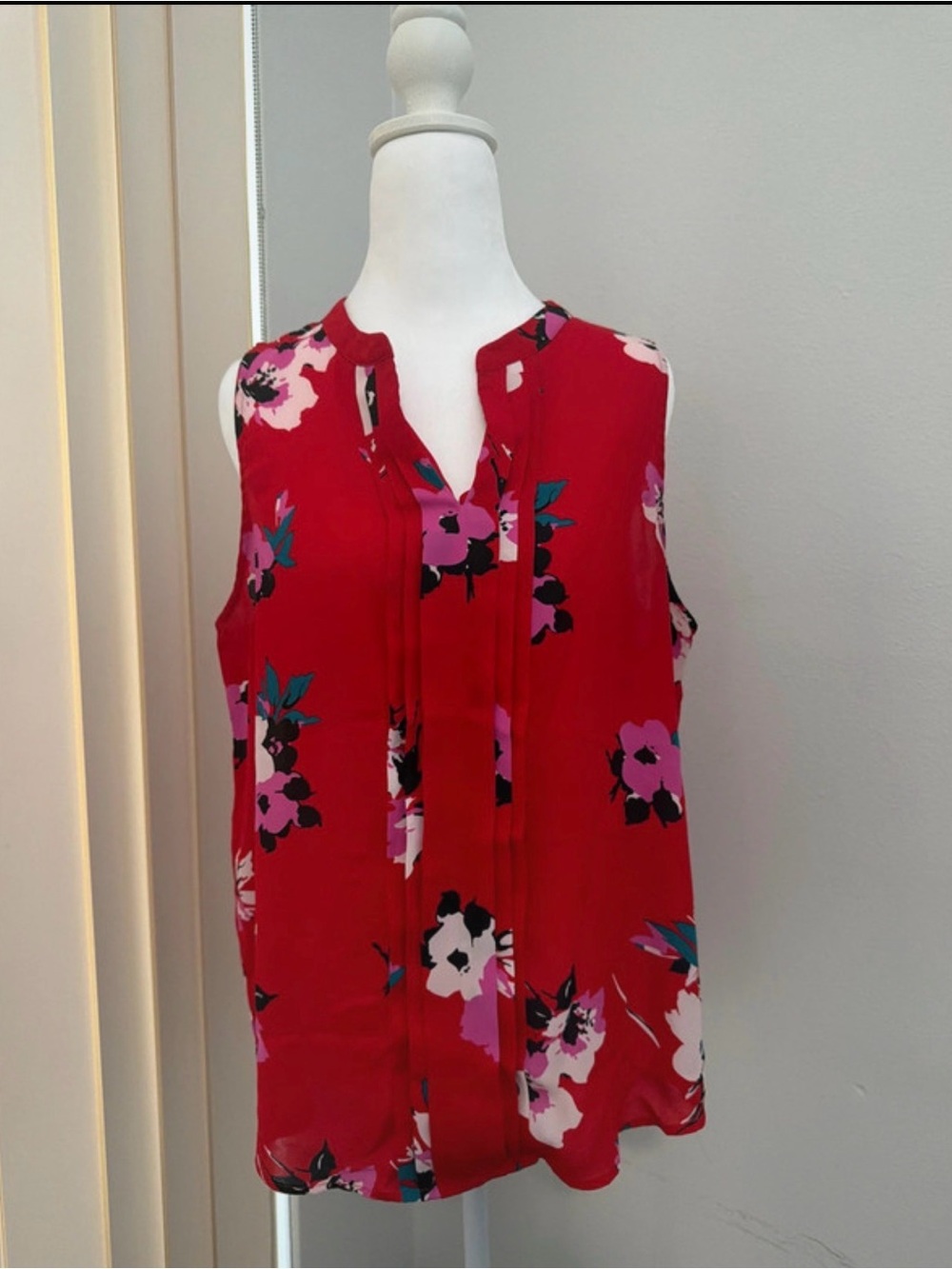 41 Hawthorn Red Floral Sleeveless Blouse